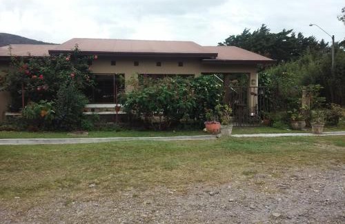 Brisas de Alto Boquete Chalet De Ski | Tu casa Menus de Boquete te espera