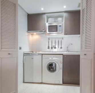 Cotos Appartement | Tu Escapada Urbana - Plaza de Castilla III, Diseño y Localización