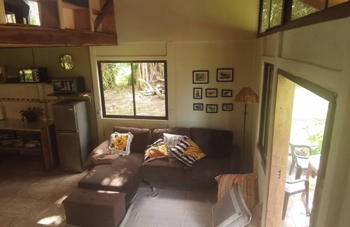 Guayabo Cabine | Tucan Greenhousen Loft offers a comfortable stay, surrounded by nature and peace.