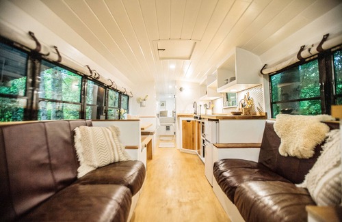 Summit Maison | Tucked Away Skoolie Experience #gloriatheskoolie