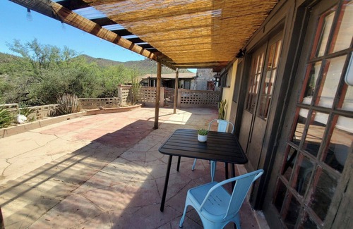 Tucson Cabine | Tucson Desert Crystal Cabin Historic Ranch 2BR with Amazing Mountain View