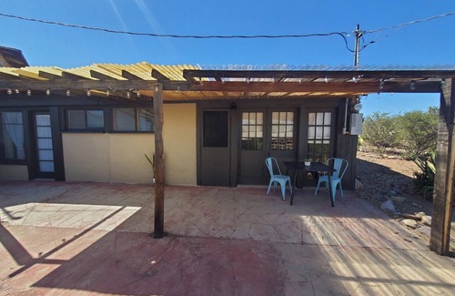 Tucson Cabine | Tucson Desert Crystal Cabin Historic Ranch 2BR with Amazing Mountain View