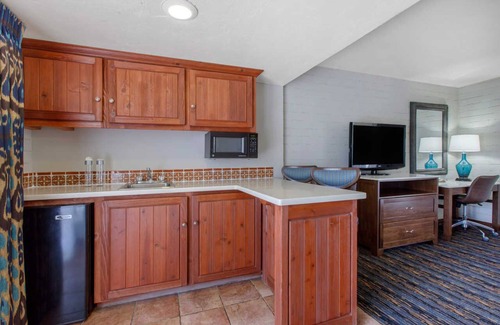 Oracle Foothills Estates Hôtel | Tucson's Serene Oasis with complimentary breakfast