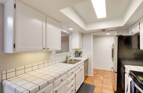 Catalina Del Rey Maison | Tucson Townhome w/ Private Patio & Mtn Views!