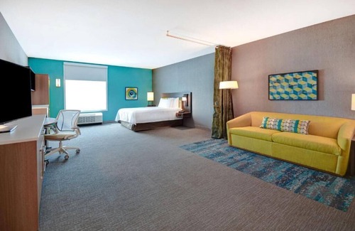 Downtown Tucson Hôtel | Tucson Treasure! 2 Comfortable Units, Onsite Parking, Outdoor Pool!