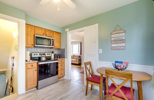 Garfield Heights Maison | Tudor Chalet-Historical home w/modern amenities n gardens. Close to I-480/I- 77!