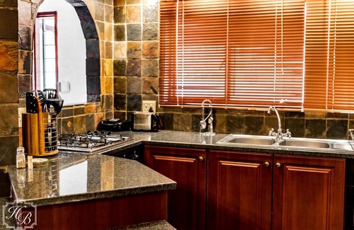 Mbombela Cabine | Tudor Cottage at Heysbrook