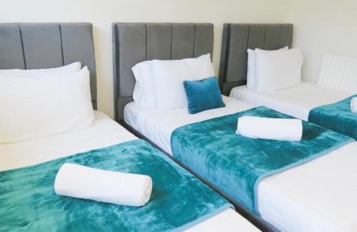 The Westside Maison | Tudors eSuites - 4 Bedroom City Centre House - #44M