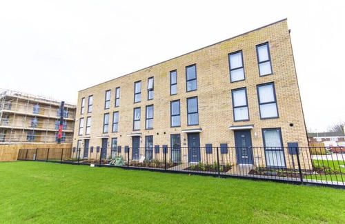 Bordesley Appartement | Tudors eSuites Birmingham House with Private Garden Free Parking