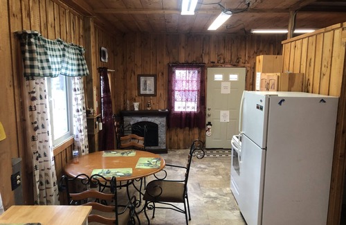 Turin Cabine | TUG HiLL Cabin on Twin Pond Farm