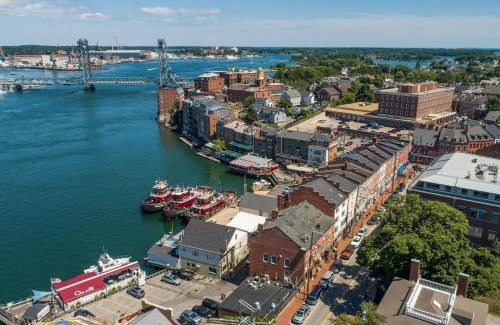 Portsmouth Appartement | Tugboat Vista 2 Bedroom Downtown Portsmouth
