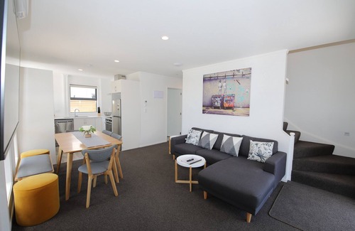 Kawaha Point Maison | Tui Brand New Lakefront accommodation Whole House