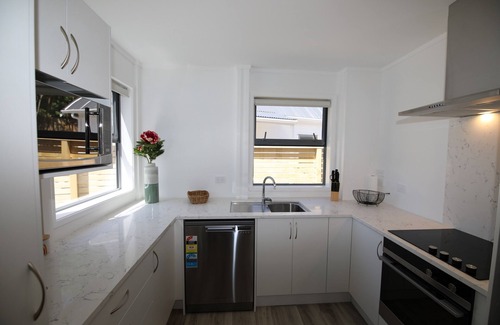 Kawaha Point Maison | Tui Brand New Lakefront accommodation Whole House