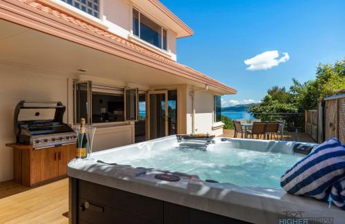 Waipahihi Maison | Tui Lookout - Spa Pool & Lake Views