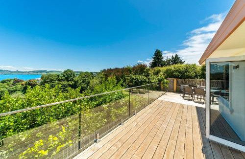 Waipahihi Maison | Tui Lookout - Spa Pool & Lake Views