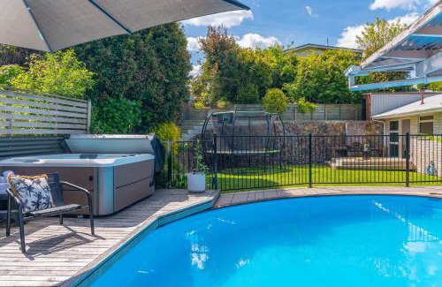 Hilltop Maison | Tuis and Pools - Lake Taupo Holiday Home