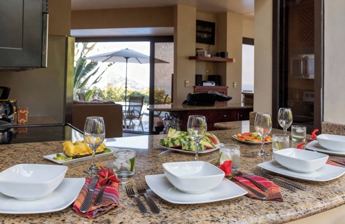 Manuel Antonio Maison | Tulemar Garden House by the Beach: Ocean-View Villa in Gated Beach Community