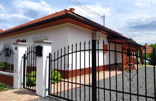 Sarospatak Appartement | Tulipán Vendégház
