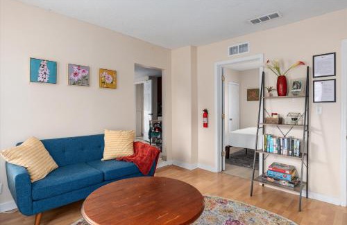 Corcoran Maison | Tulip House - Quiet Home 10 Minutes from Downtown Minneapolis