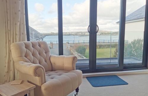Trearddur Bay Maison | TULLOCHSIDE-4 BED-SEA FRONT -RAVENSPOINT ROAD