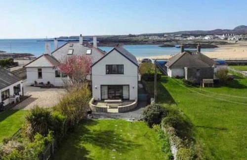 Trearddur Bay Maison | TULLOCHSIDE-4 BED-SEA FRONT -RAVENSPOINT ROAD