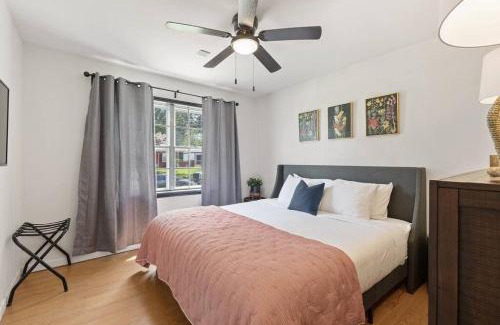 Tulsa Maison | Tulsa Home Sweet Home - King Bed Near Expo, TU, Dtwn