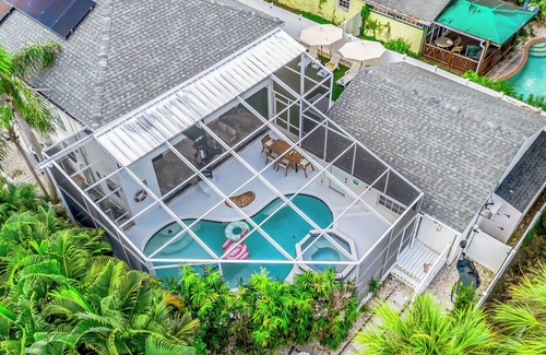 Bayshore Maison | Tulum Resort: Pool Hot Tub Cold Plunge Movie Room