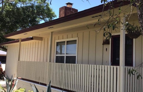 Interchange Square Maison | Turkey creek Nature Reserve. Two bedrooms, two bath with kayaks