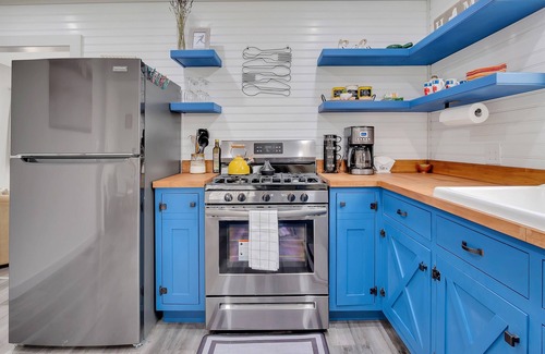Hartwick Maison | Turkey Hill Retreat-House PLUS 2 Airstreams!