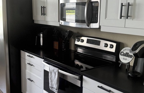 Braden River Copropriété | Turn-key 2-bedroom condo in gated community on golf course, 30 min to beach