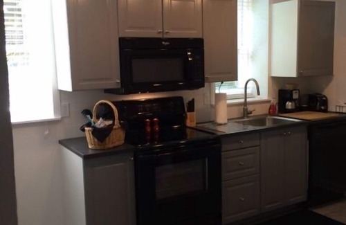 Governor's Walk Maison | Llave en Mano amueblado Mid-Town Pool Side Bungalow