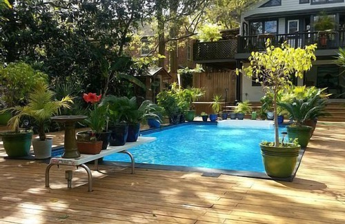 Governor's Walk Maison | Llave en Mano amueblado Mid-Town Pool Side Bungalow