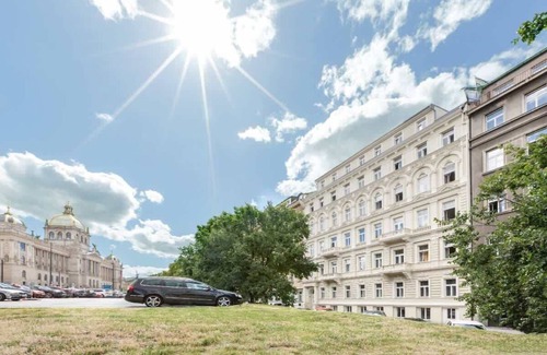 Prague 2 Appartement | TurnKey | W Studio I by Wenceslas square