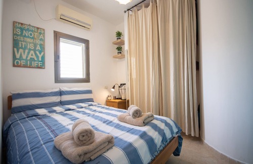 Herzliya Appartement | Turquoise Charm 1BR Apartment in Herzliya Center
