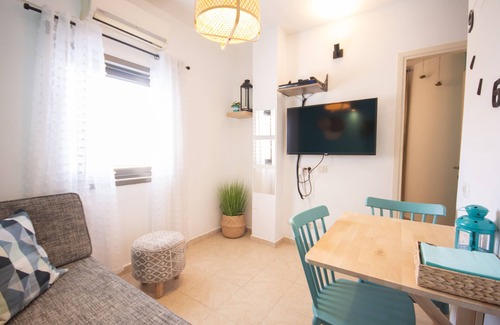 Herzliya Appartement | Turquoise Charm 1BR Apartment in Herzliya Center