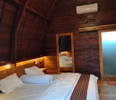 Kecamatan JONGGAT Hôtel | Turrall Bungalow