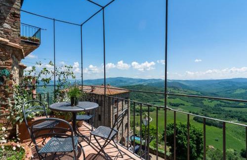 Montecastelli Maison | Tuscan Hilltop Getaway