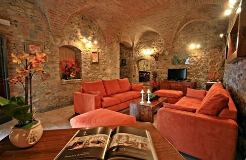Montecastelli Maison | Tuscan palace for large groups w/private pool, jacuzzi & BBQ