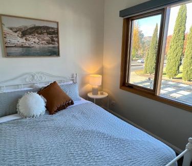Myrtleford Appartement | Tuscan Villa in Myrtleford
