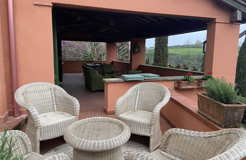 Palaia Maison | Tuscan villa with Florence, Pisa, Volterra & San Gimignano within 1 hour drive.