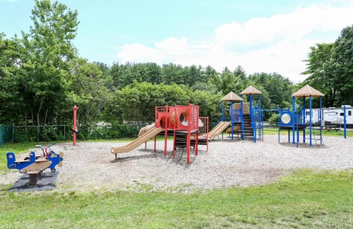 South Hampton Autre | Tuxbury Pond Camping Resort Cottage