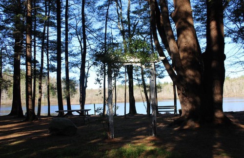 South Hampton Autre | Tuxbury Pond Camping Resort Tiny House Emerson