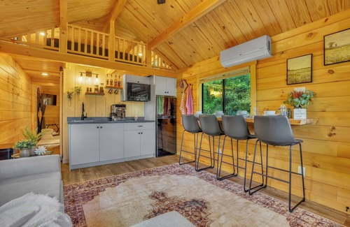 Herndon Cabine | Twilight Escape nTiny home in Herndon Pa