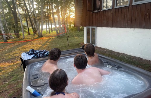 Hastings Highlands Chalet De Ski | Twilight Fox Chalet Hot Tub & Sauna Nature Retreat