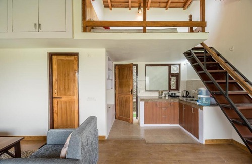 Kasiyalekh Appartement | Twilight Ridge, Studio overlooking the hills w wifi by Roamhome
