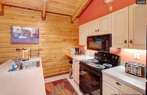 Margaretville Cabine | Twin B - Cozy 2-bedroom cabin in marvelous Halcottsville with WiFi, AC