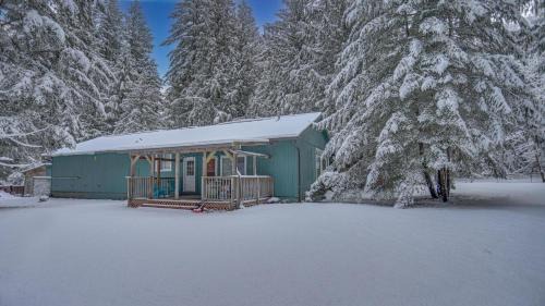 Zigzag Maison | Twin Cedars Getaway - Meredith Lodging