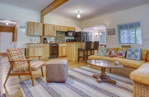Zigzag Maison | Twin Cedars Getaway - Meredith Lodging