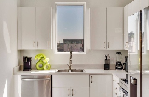 Downtown Dallas Appartement | Twin City View Apartments I King Bed I FreeParking