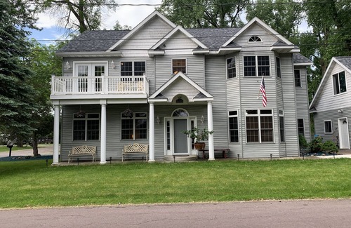 Waterville Maison | Twin Lakes: Tetonka and Sakatah Dock, Kayaks, Lakeside Firepit.